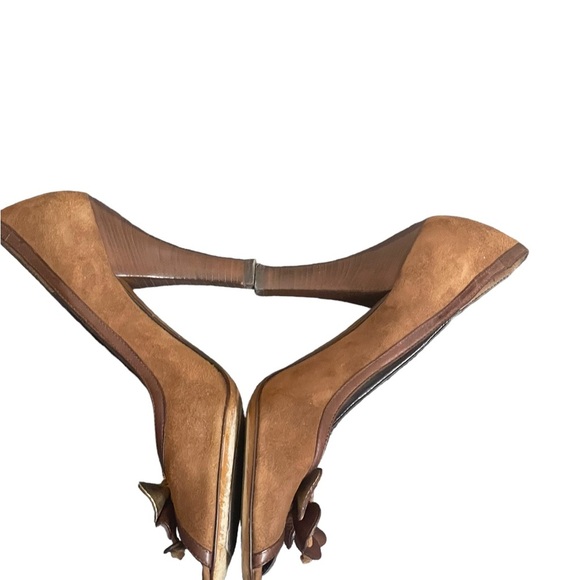 Vintage Moschino Cheap and
Chic Suede Bow Pumps size 37(7) - Picture 8 of 13